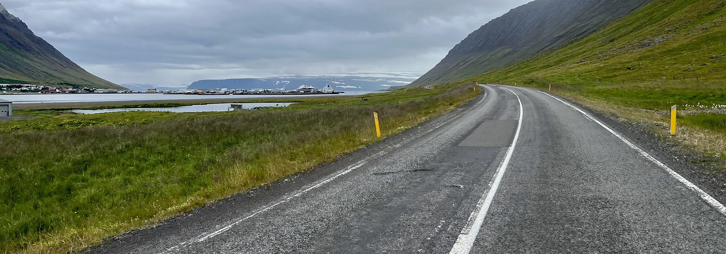 Icelandic Explorer - epic tour around Iceland
